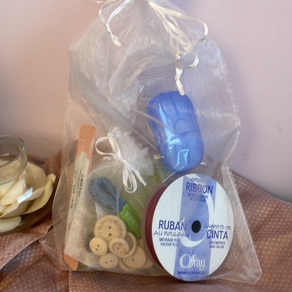 🎈3 for $30 Bundle Deal! Crafter’s gift pack with useful tools and little treats - Picture 6 of 6